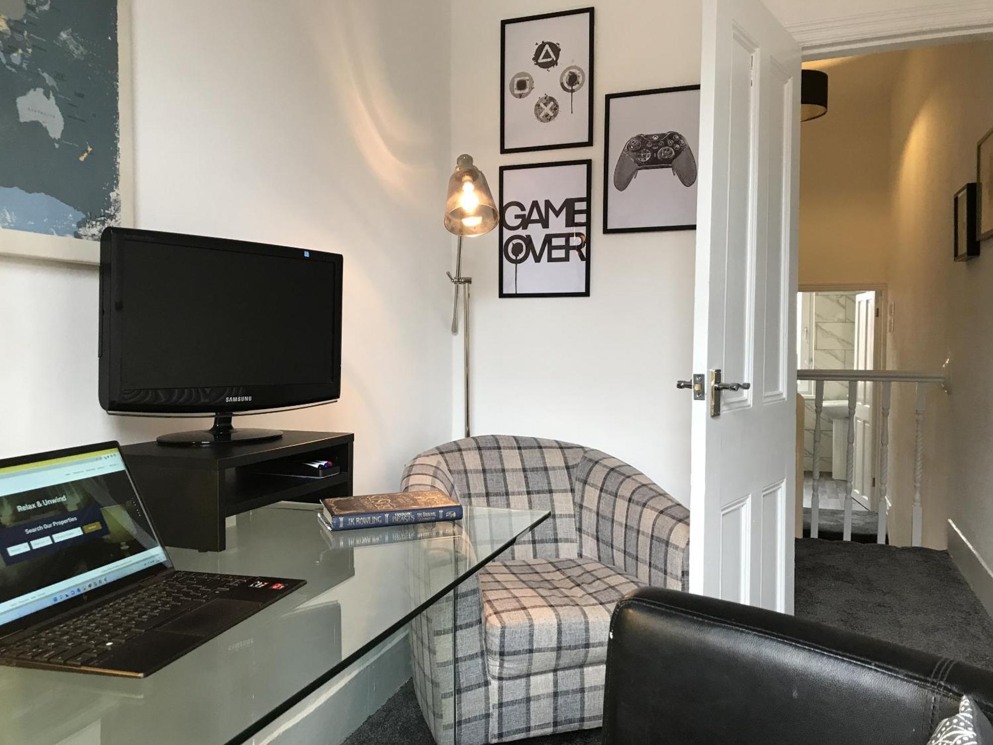 Bright Spacious 3-Bed With Office & Patio, Preston Preston  Exterior photo